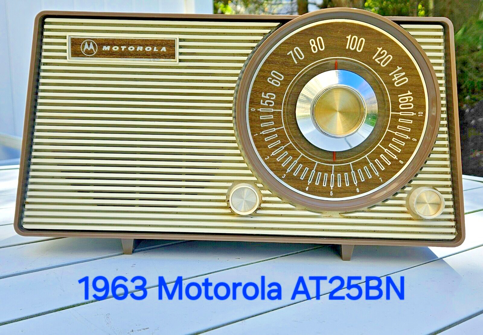 1963 Motorola Model AT25BN AM Radio