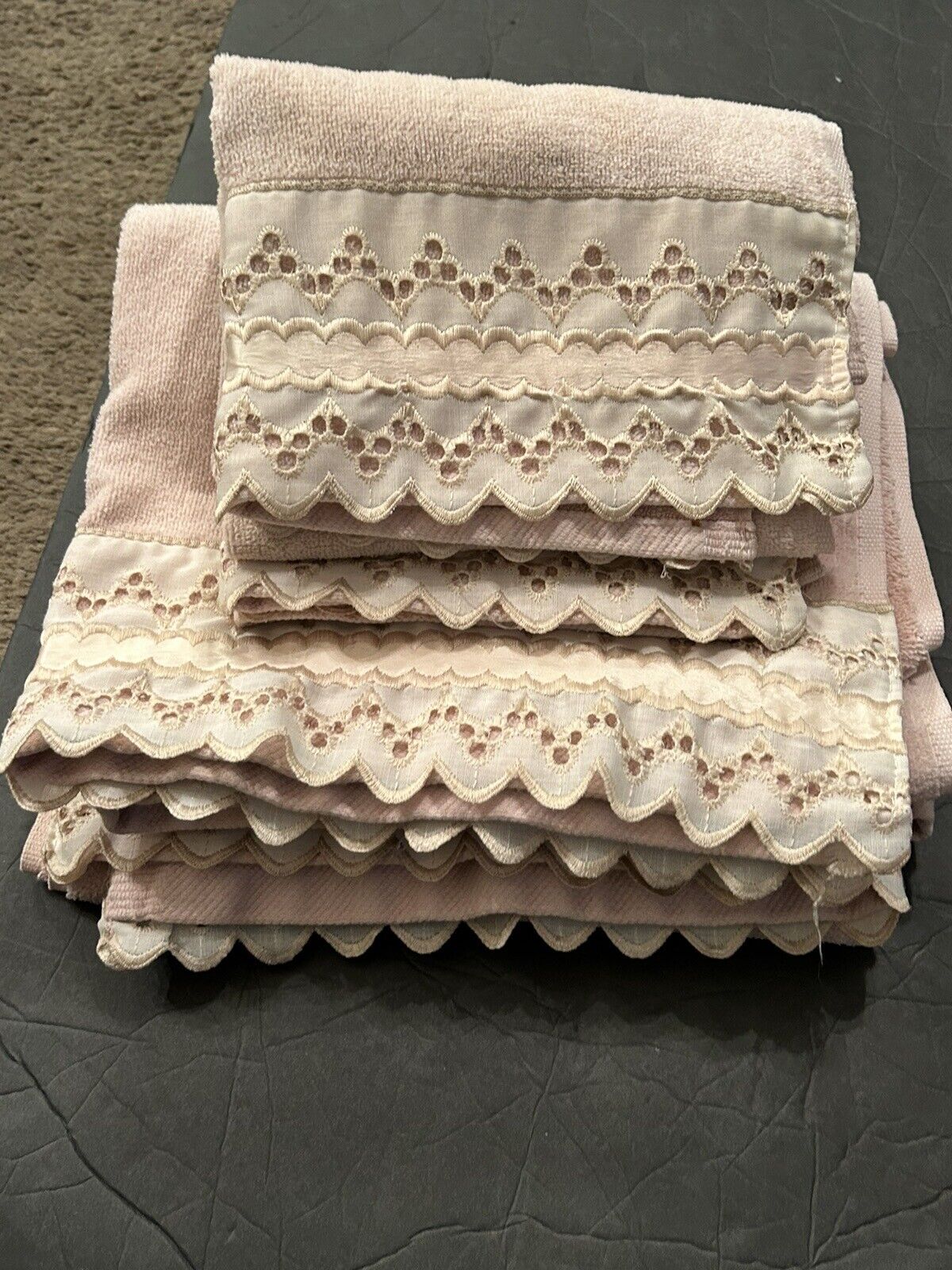 Lot  4 Vintage R A Briggs Pinkish with Lace 2 Bath, 2 Hand Towels