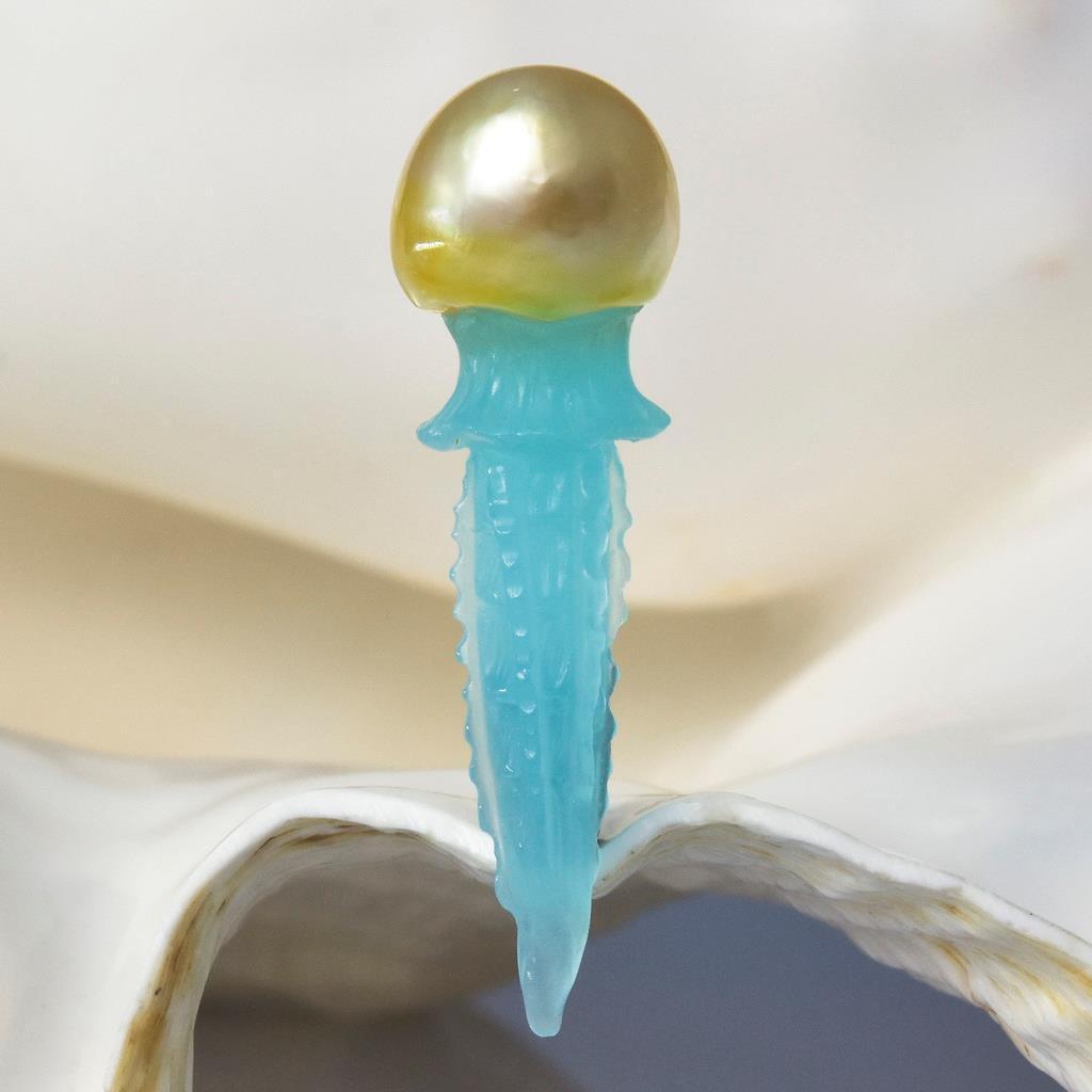 Spectacular Jellyfish South Sea Baroque Pearl & Blue Chalcedony Carving 4.72 g