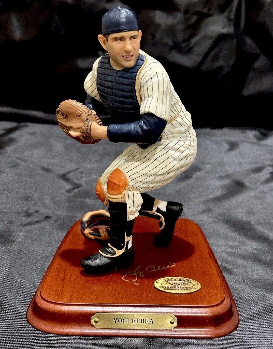 Yogi Berra Danbury Mint PRISTINE CONDITION All Star Figurine New York Yankees
