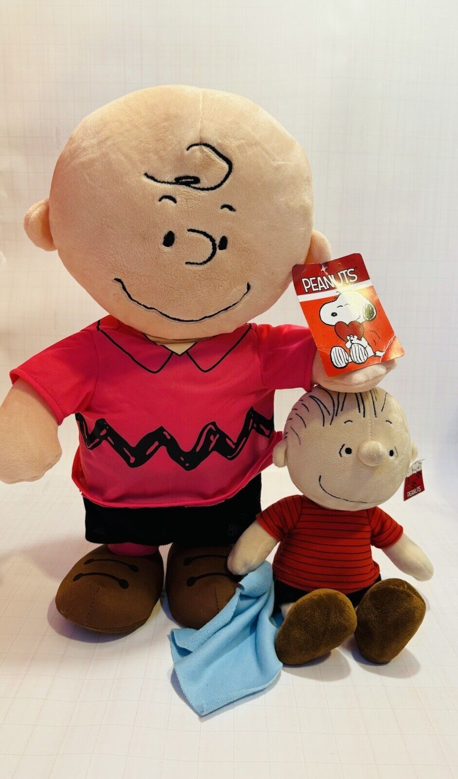 Dan Dee Peanuts Charlie Brown Greeter 22” AND 13” Linus Cedar Fair Plush W Tags