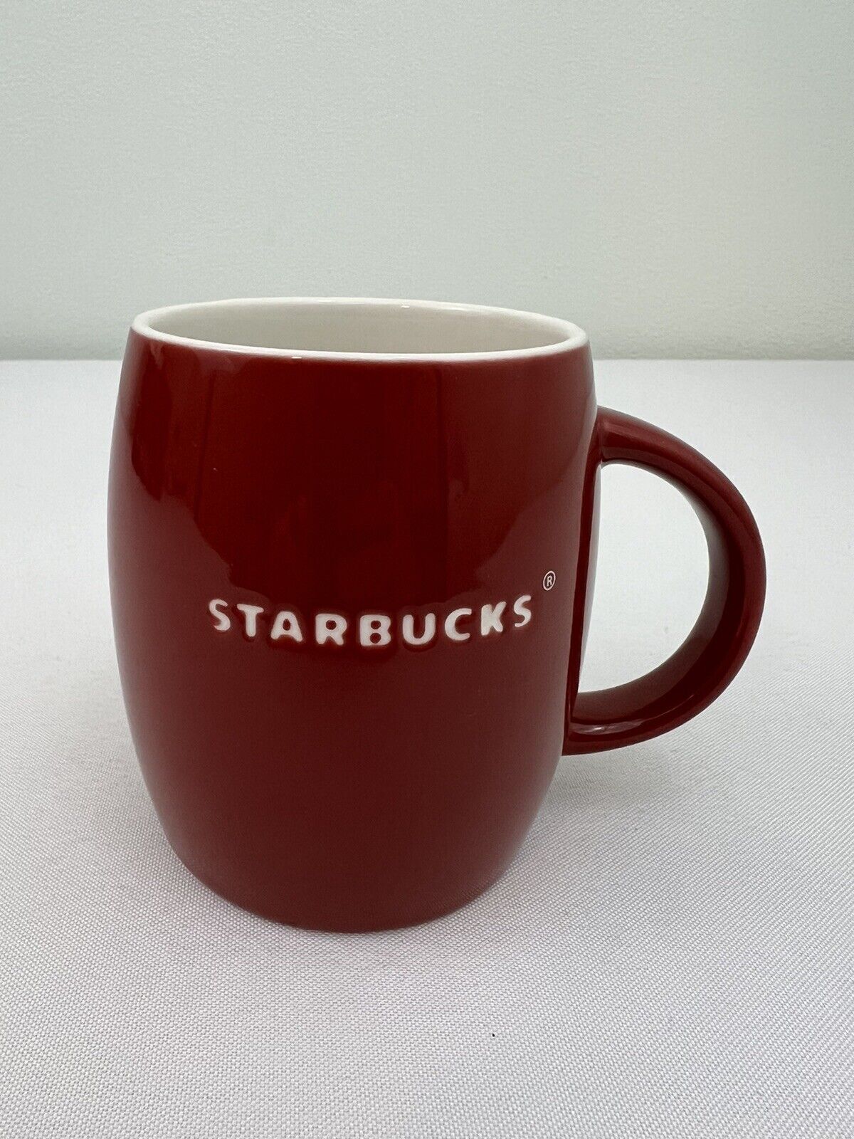 Starbucks 2011 Red,White Ceramic Coffee Mug 12 oz Classic Barrel, Good Condition
