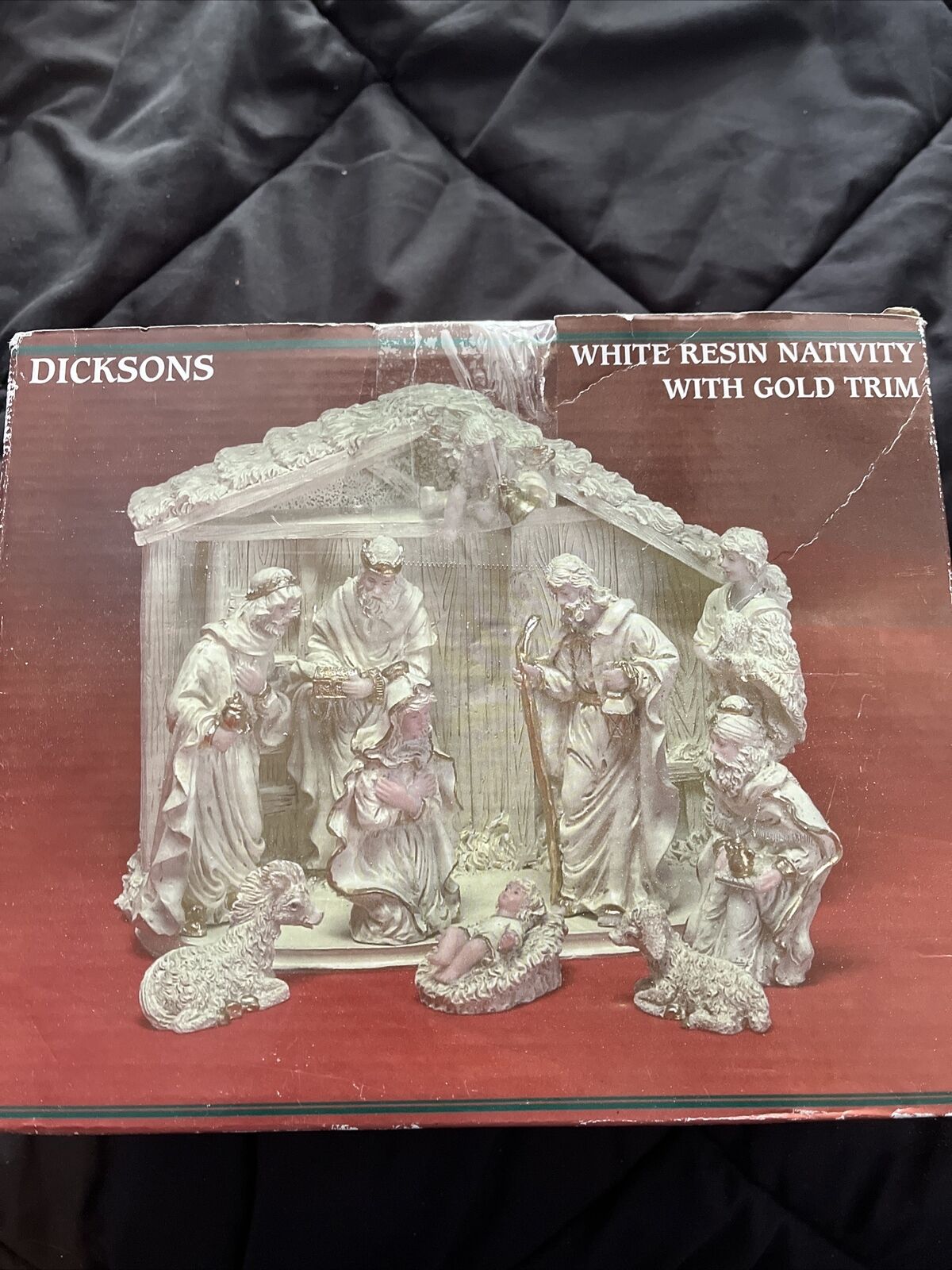 VINTAGE Dicksons White Resin 8 Piece Nativity with Gold Trim New Condition