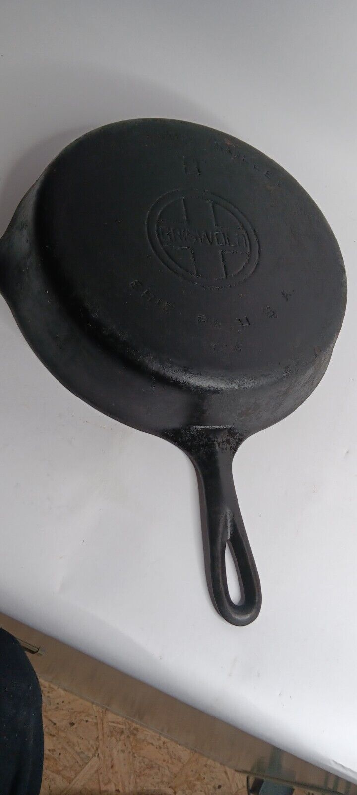 Vintage GRISWOLD Cast Iron SKILLET Frying Pan # 8 LARGE BLOCK LOGO -