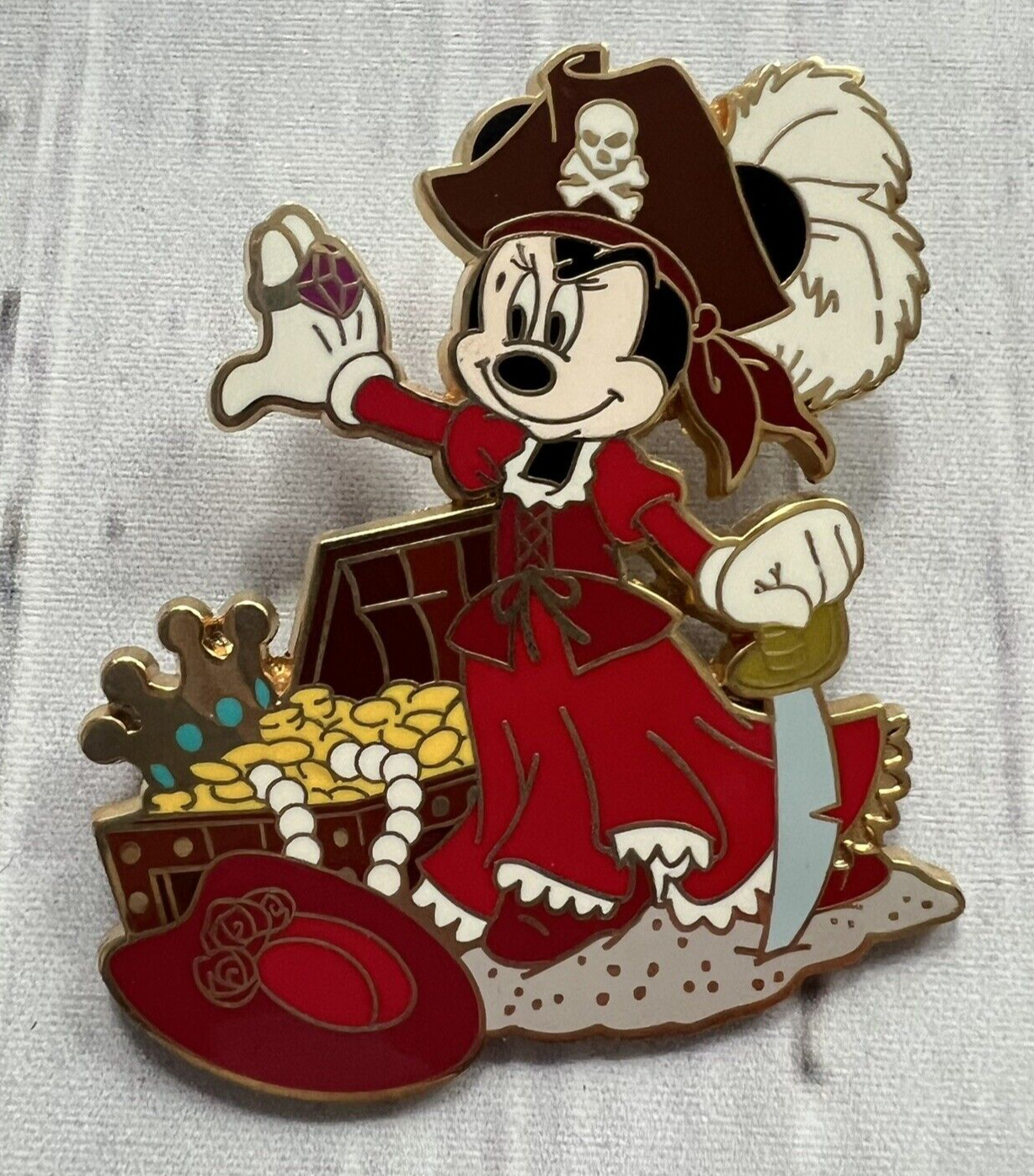 Disney Pin Pirates of the Caribbean 2008 Minnie Mouse READ