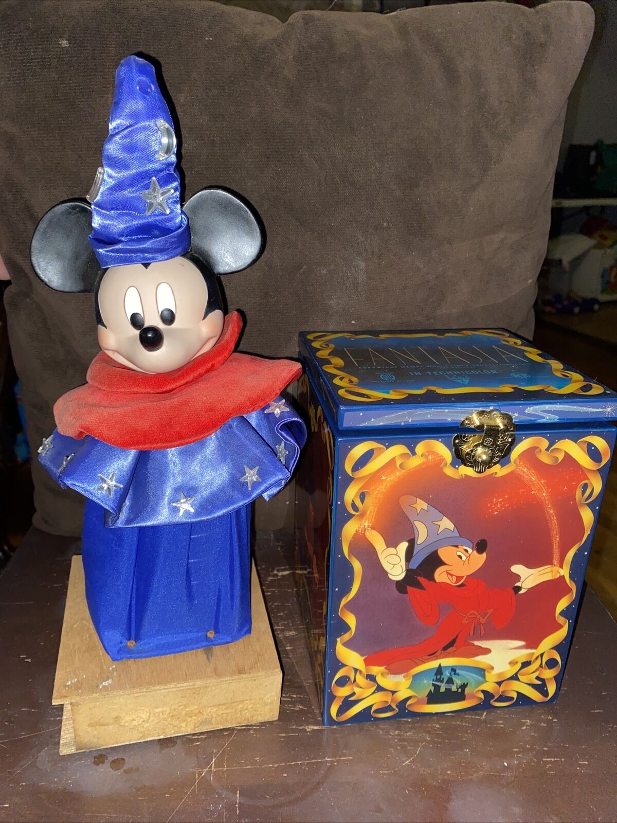 Extremely rare Mickey Mouse \'\'Sorcerer\'s Apprentice\'\' Jack in the Box. Read