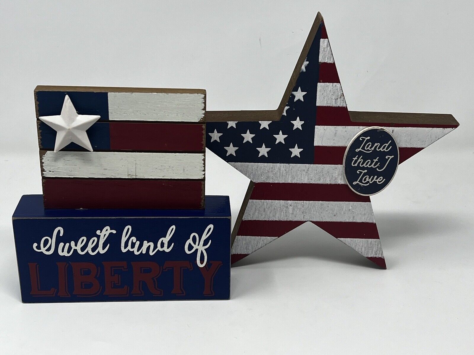 “Land That I Love” America Flag Star And “Sweet Land Of Liberty” Placard