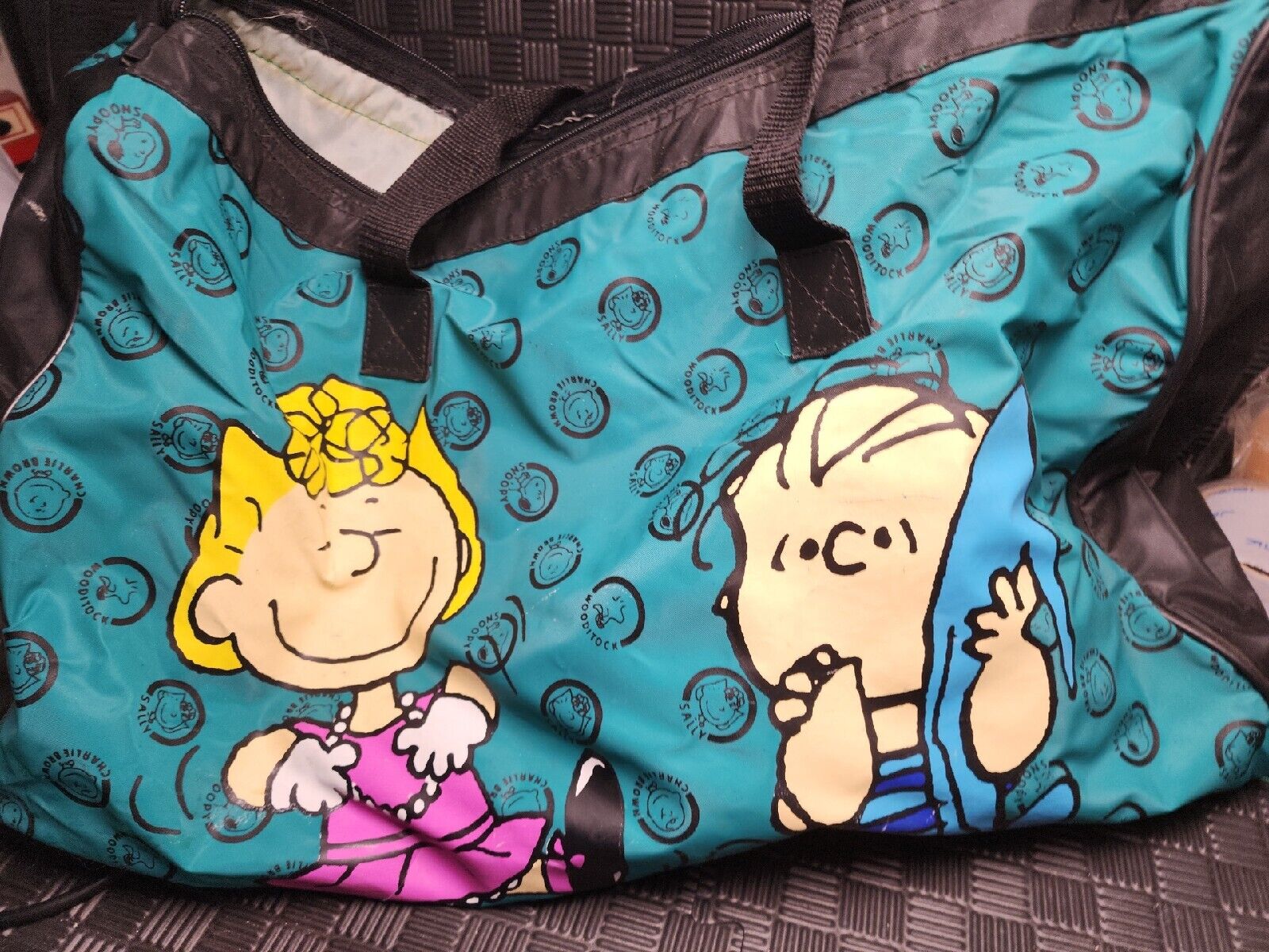 Rare Vintage Charlie Brown Peanuts  United Features Syndicate Green Bag Duffle