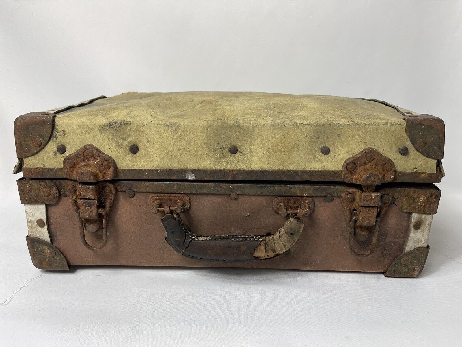 ANTIQUE WILLIAM BAL CORPORATION LEATHER TOOL BOX LATE 1800S/EARLY 1900S
