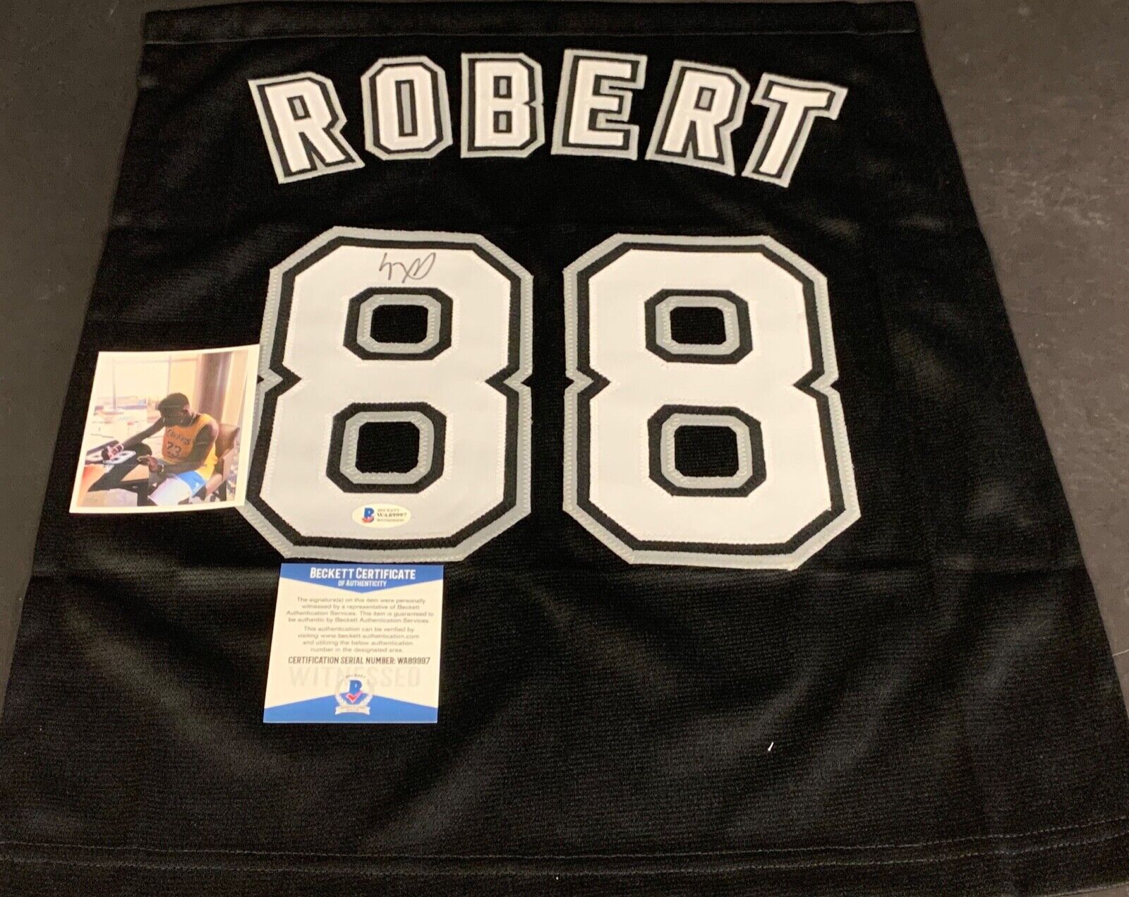 Luis Robert Chicago White Sox Autographed Signed Jersey SWATCH 16x20 Black