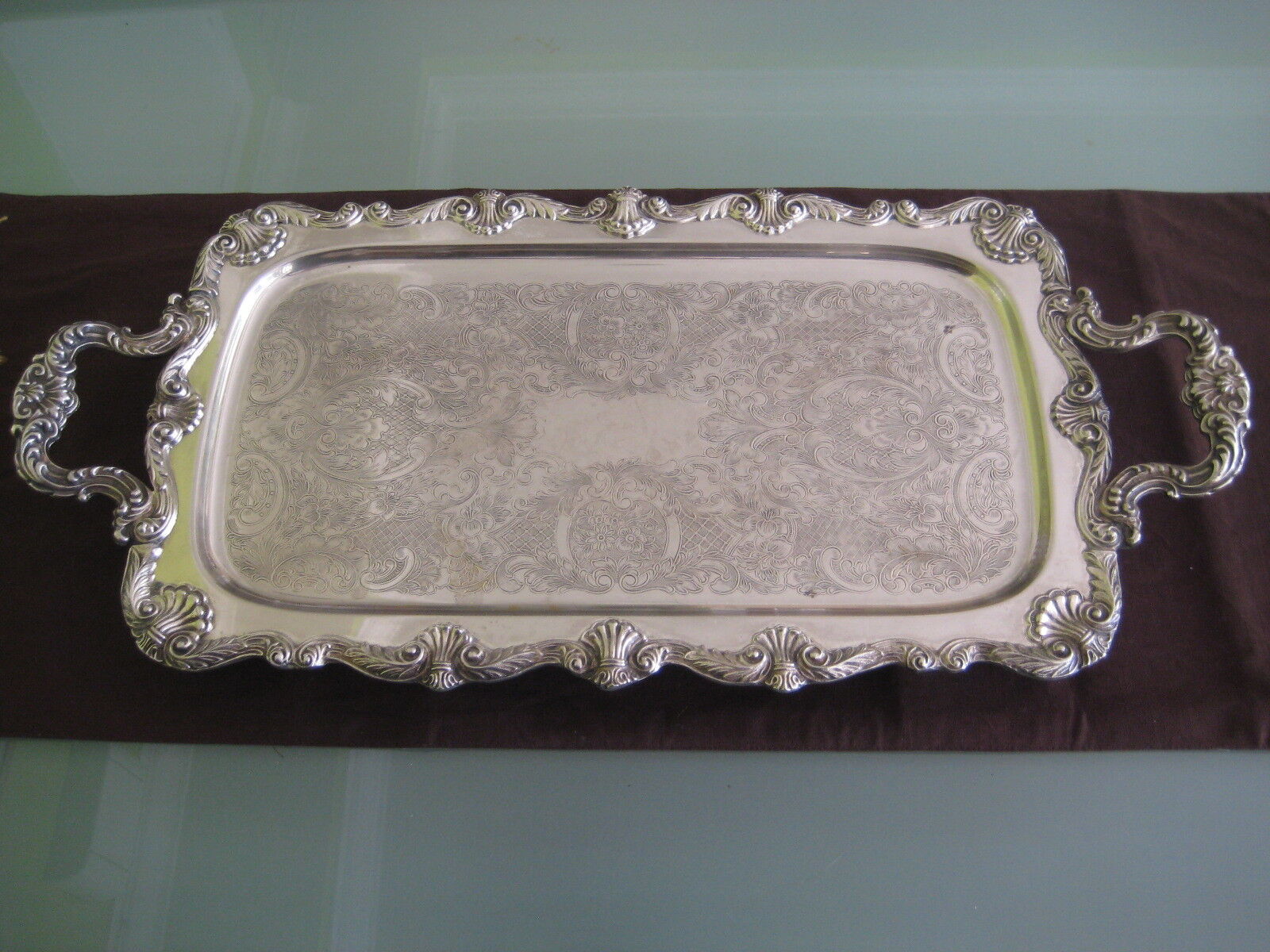 VINTAGE ENGLISH SILVER MFG CORP SILVER PLATE FOOTED SERVING PLATE, MADE IN USA
