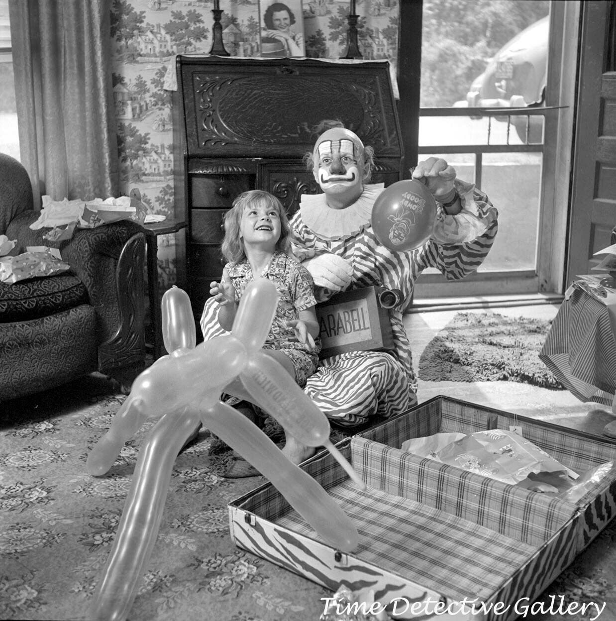 Howdy Doody\'s Clarabelle the Clown - 1953 - Celebrity Photo Print