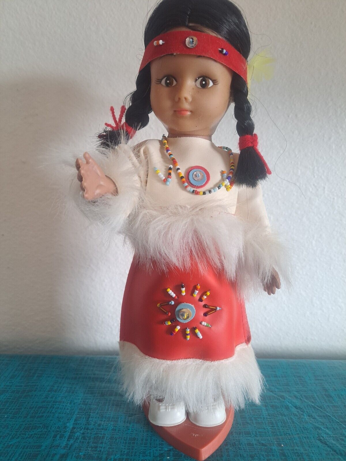 Vtg; Native American Doll, 11\