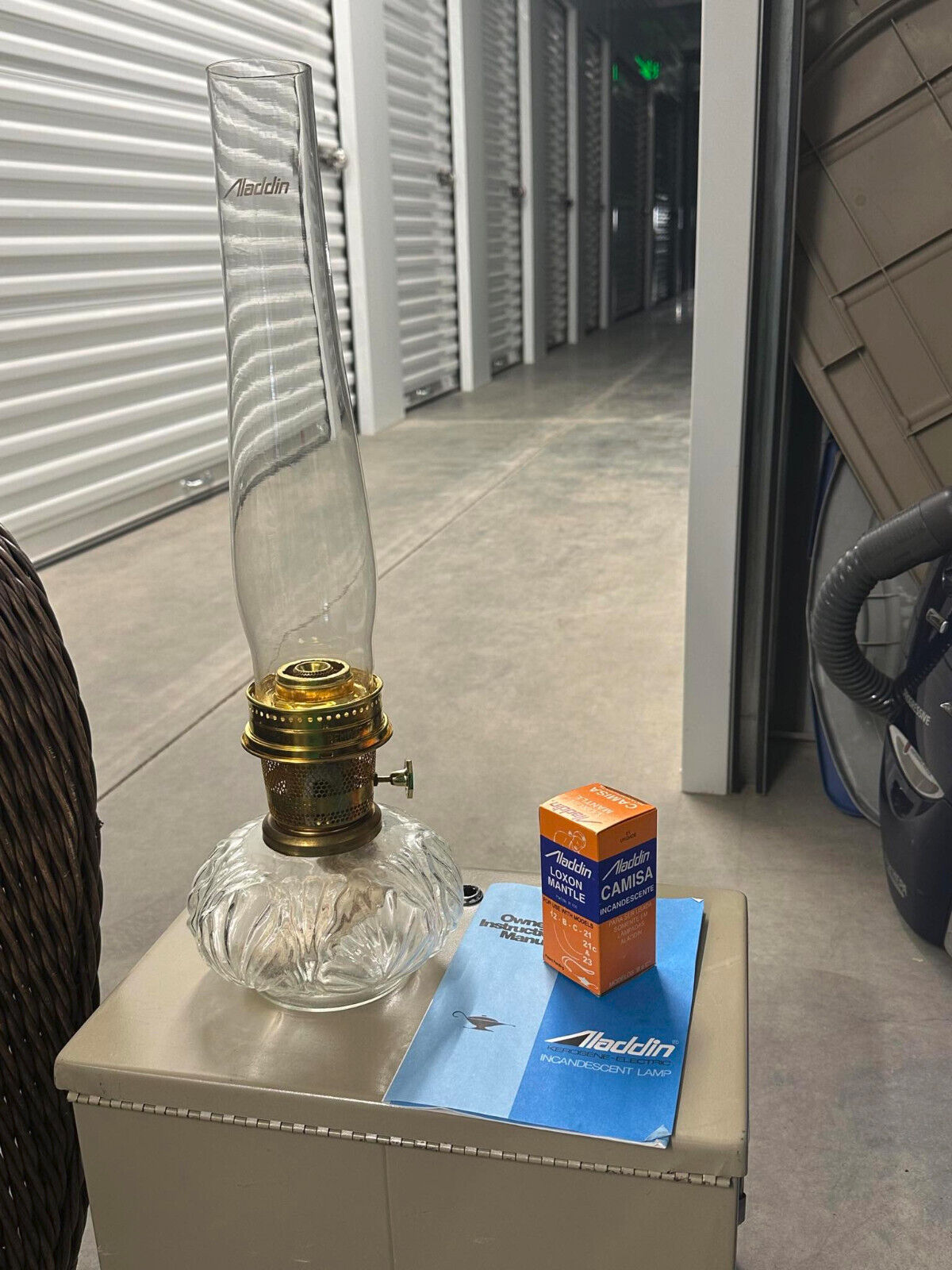 Vintage ALADDIN Nu-Type Model B Burner Antique Oil Mantle Lamp Clear Glass