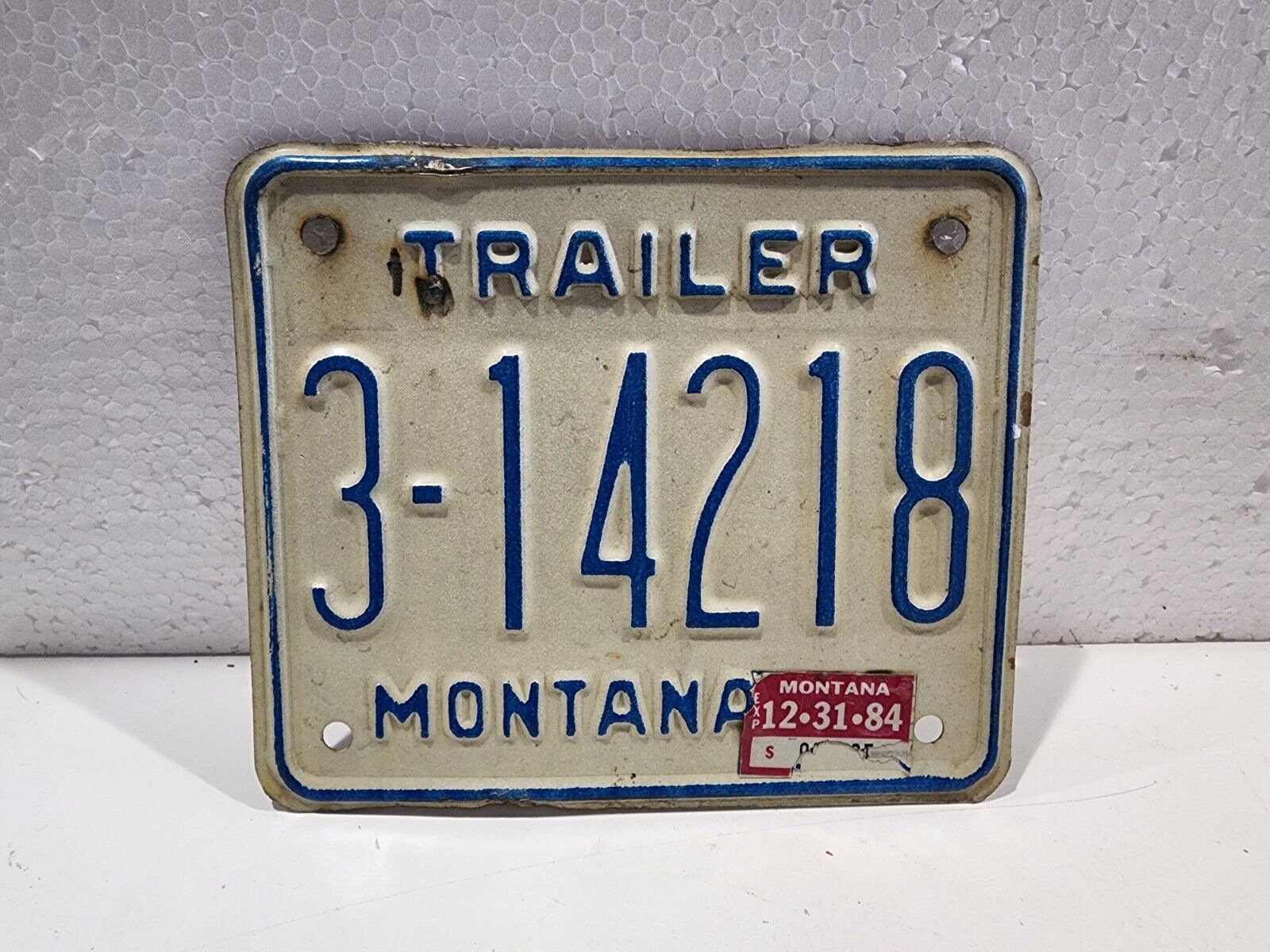 Vintage 1984 MONTANA MT Trailer License Plate 3-14218 White/Blue