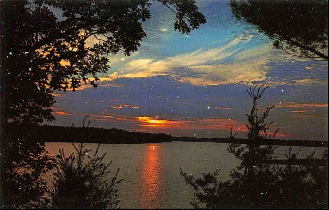 Lake Country Sunset Beautiful Scene Sunset Summer VTG Unposted Chrome Postcard