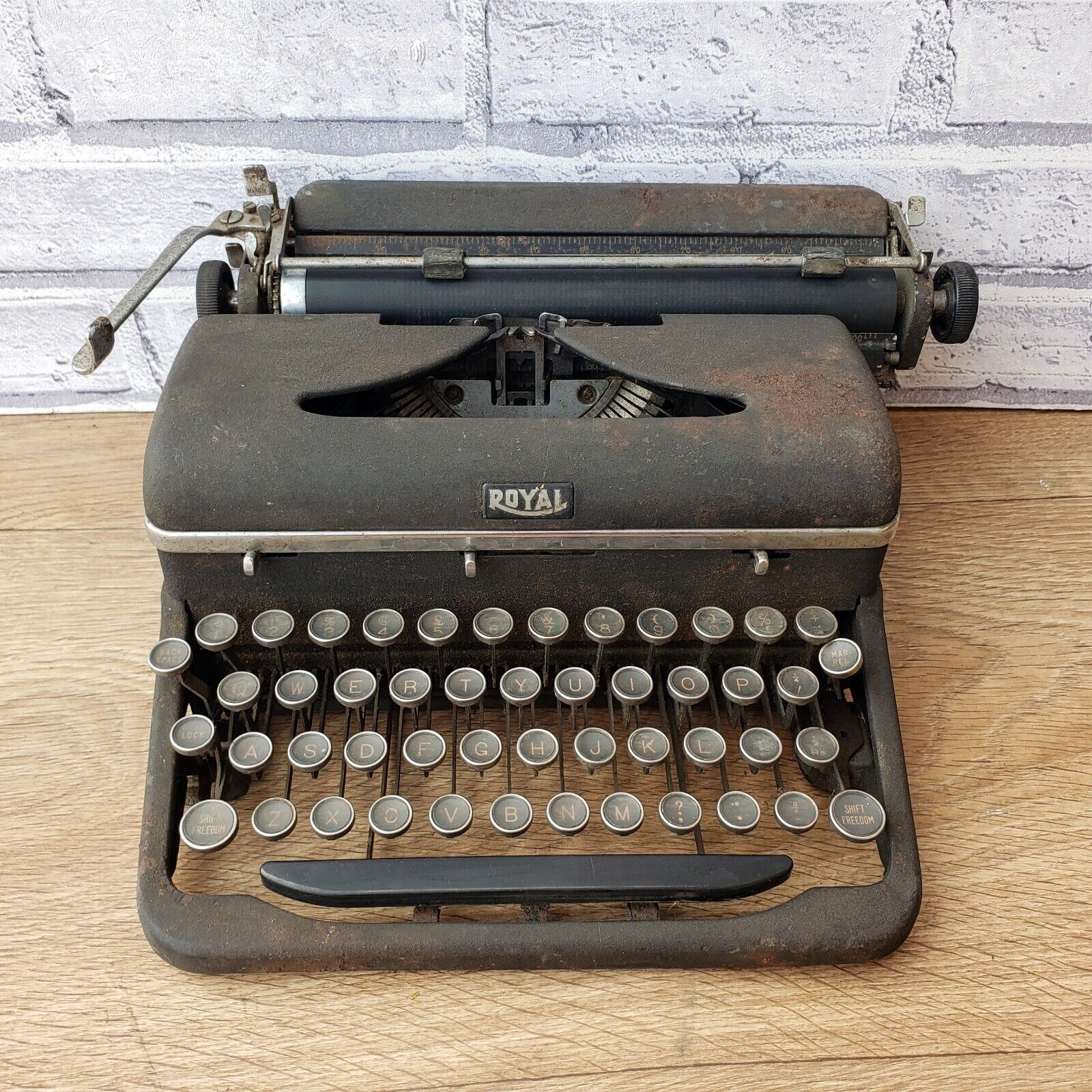 Original Royal Collectible Antique Portable Vintage Typewriter Made in USA.