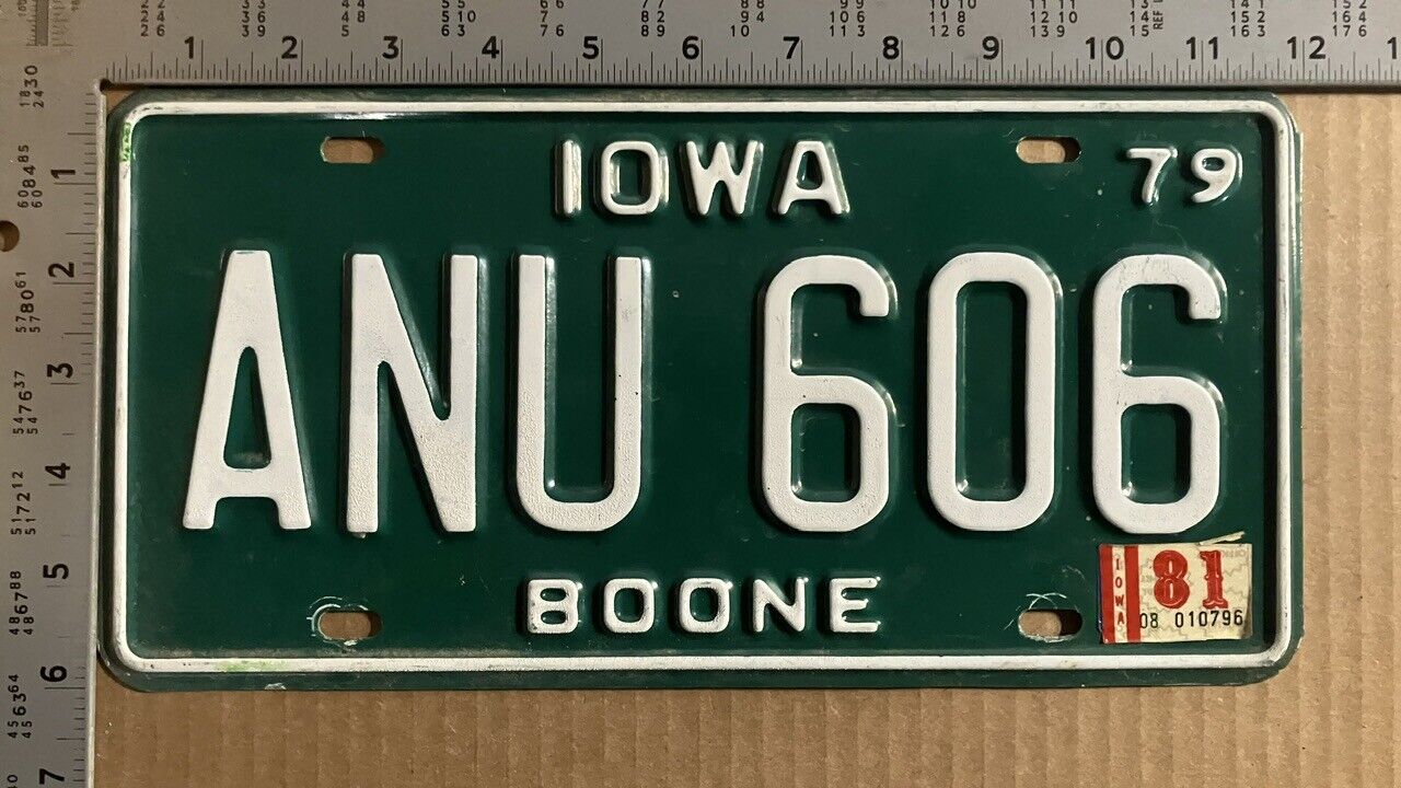 1981 Iowa license plate ANU 606 Boone Ford Chevy Dodge 12020