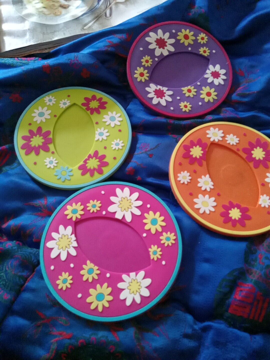 Vintage 4 Silicone Wine Glass Pocket Coasters CR Gibson Colorful Daisies 