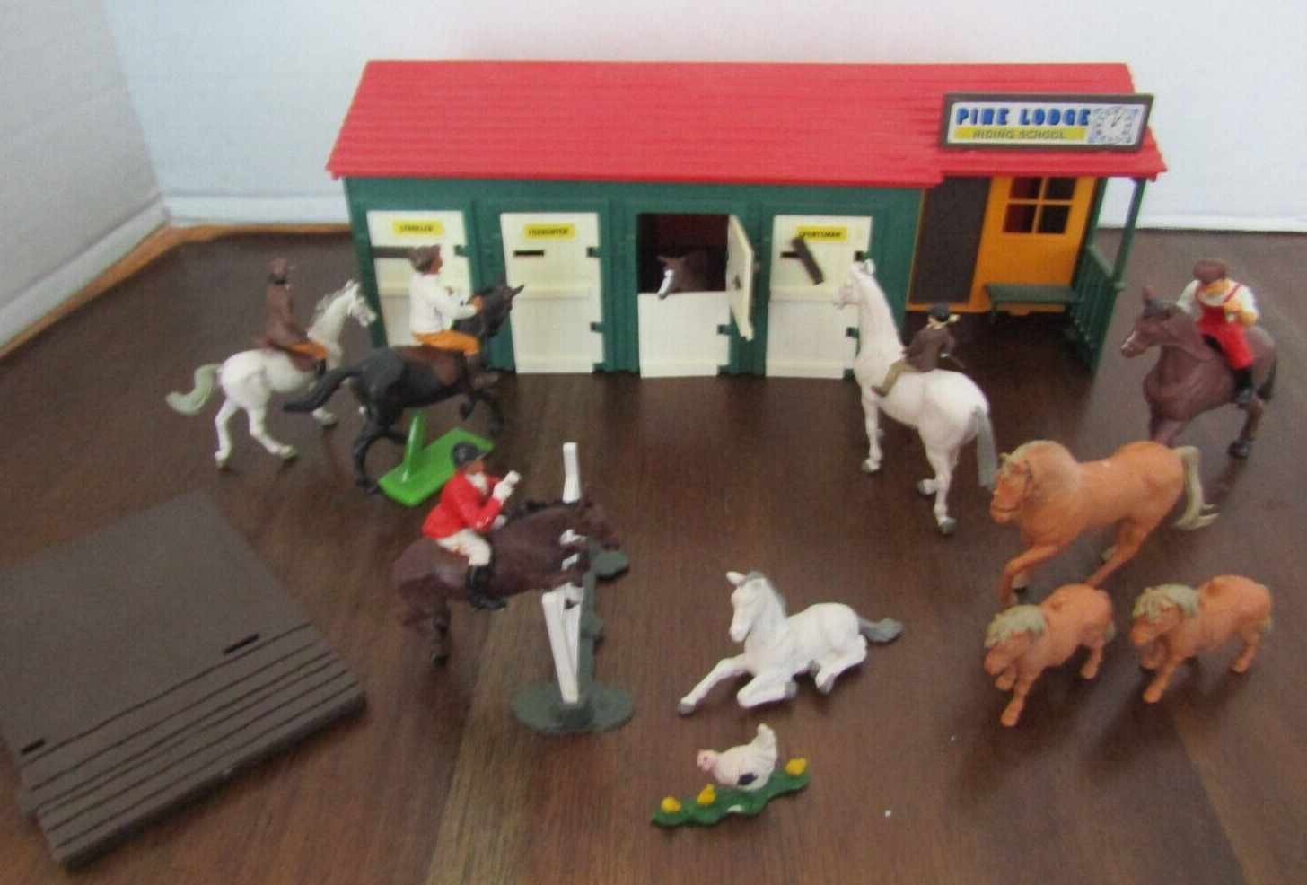 Vintage Toy (Pine Lodge) Riding School Plastic Model Set with Horses & Jockeys