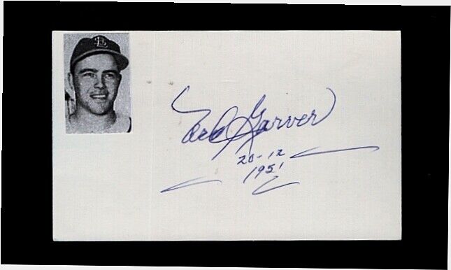 1951 NED GARVER-ST. LOUIS BROWNS AUTOGRAPHED 3X5 CARD W/ PHOTO-(d.2017)