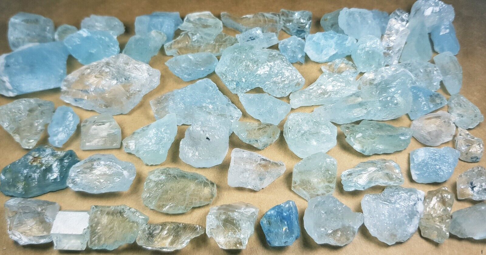 645 Ct Natural sky blue Color Aquamarine Transparent Crystal lot from Pakistan