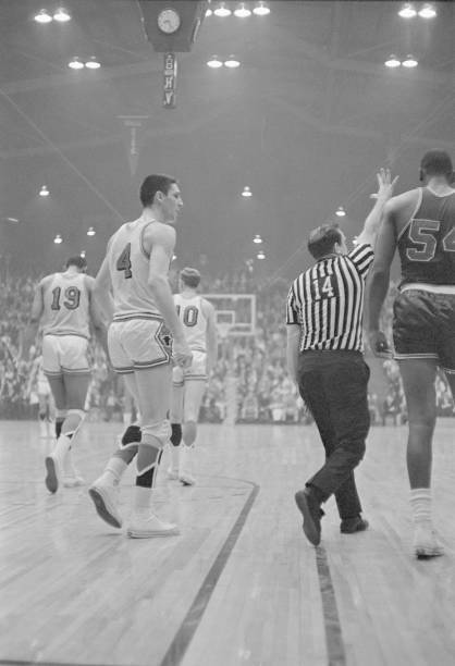 Bob Boozer , Jerry Sloan And Possibly Keith Erickson Of The Chic - 1967 Photo