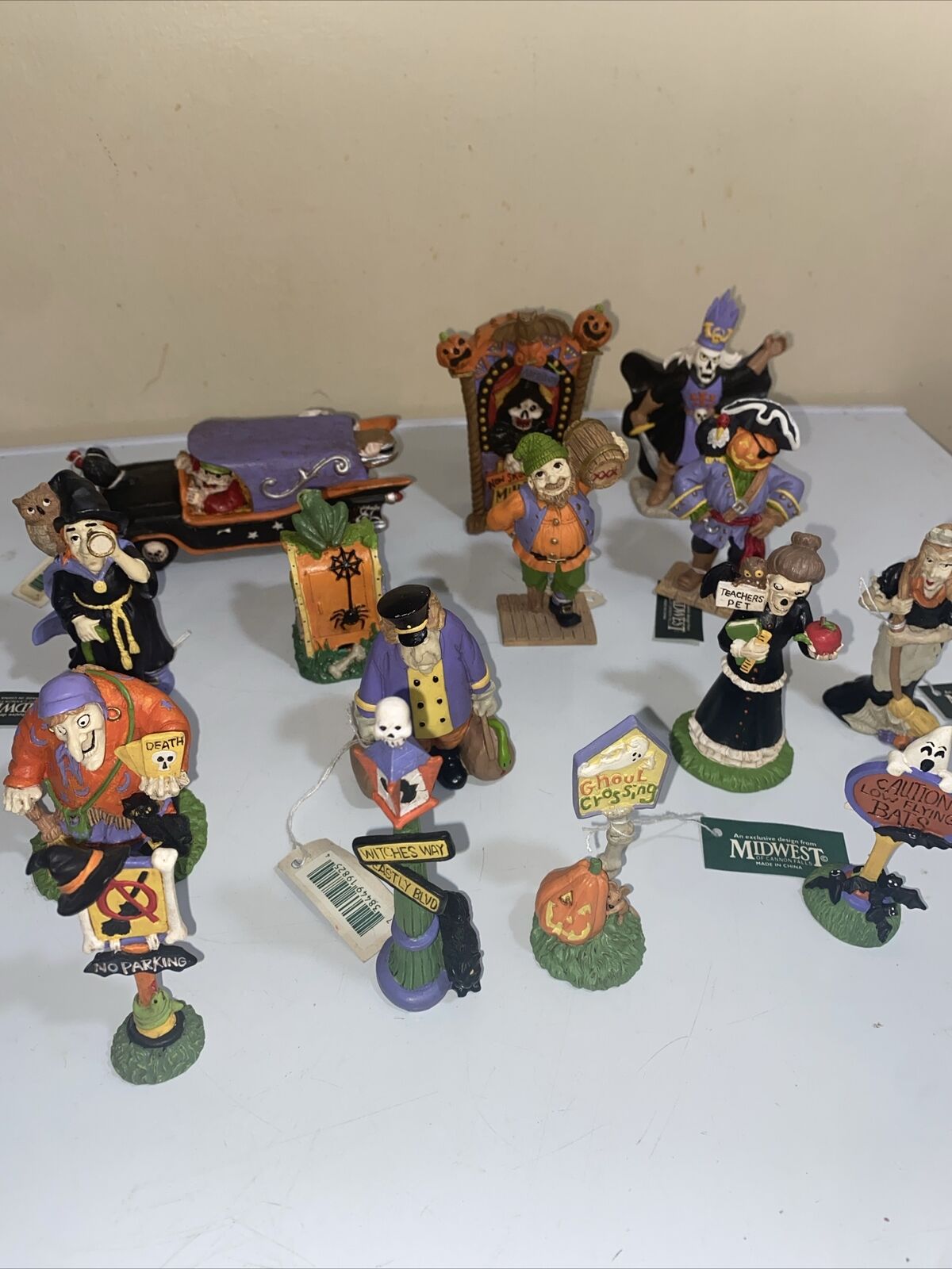 Lot of 15 Creepy Hollow Midwest Of Cannon Falls Resin Halloween Village Figures