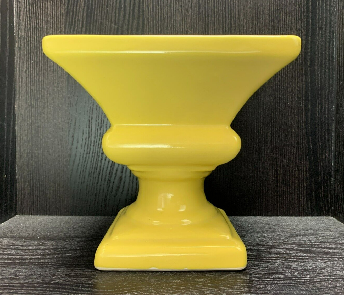 Vintage RRP CO ART DECO YELLOW VASE PLANTER Roseville, OH USA #1315 POTTERY