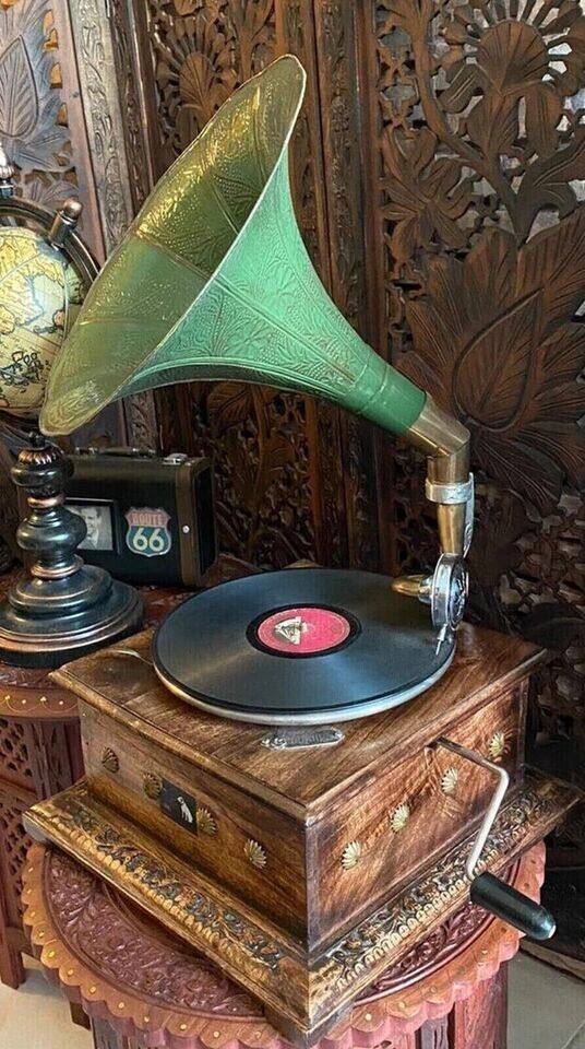 Vintage HMV Gramophone Phonograph Working Antique Audio win-up record player Gif