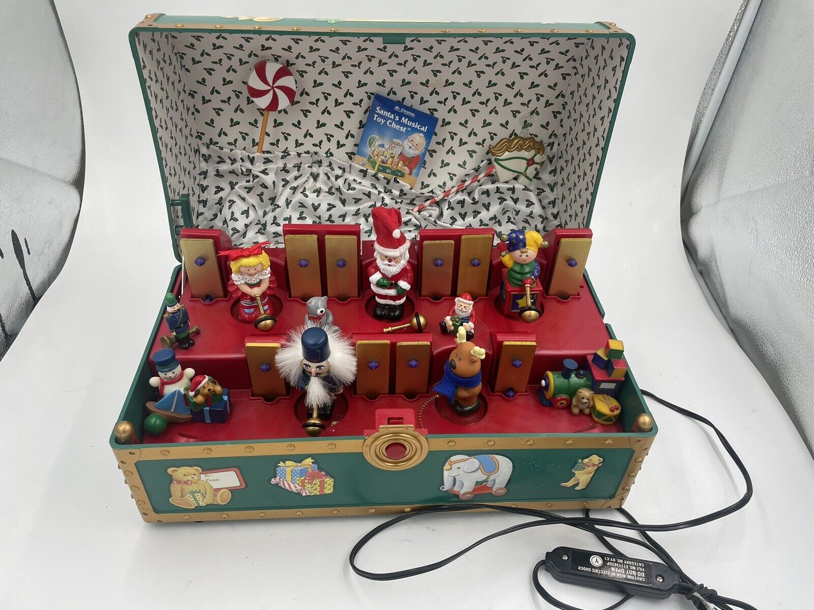 Vintage '94 Mr Christmas Santa's Musical Animated Toy Chest Play 35 Songs Works 