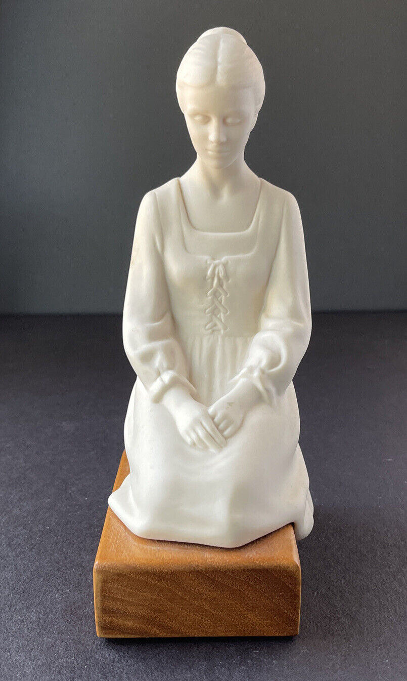 Hansen Classics Statue Woman in Prayer White Porcelain Figurine LDS 1982 Smith