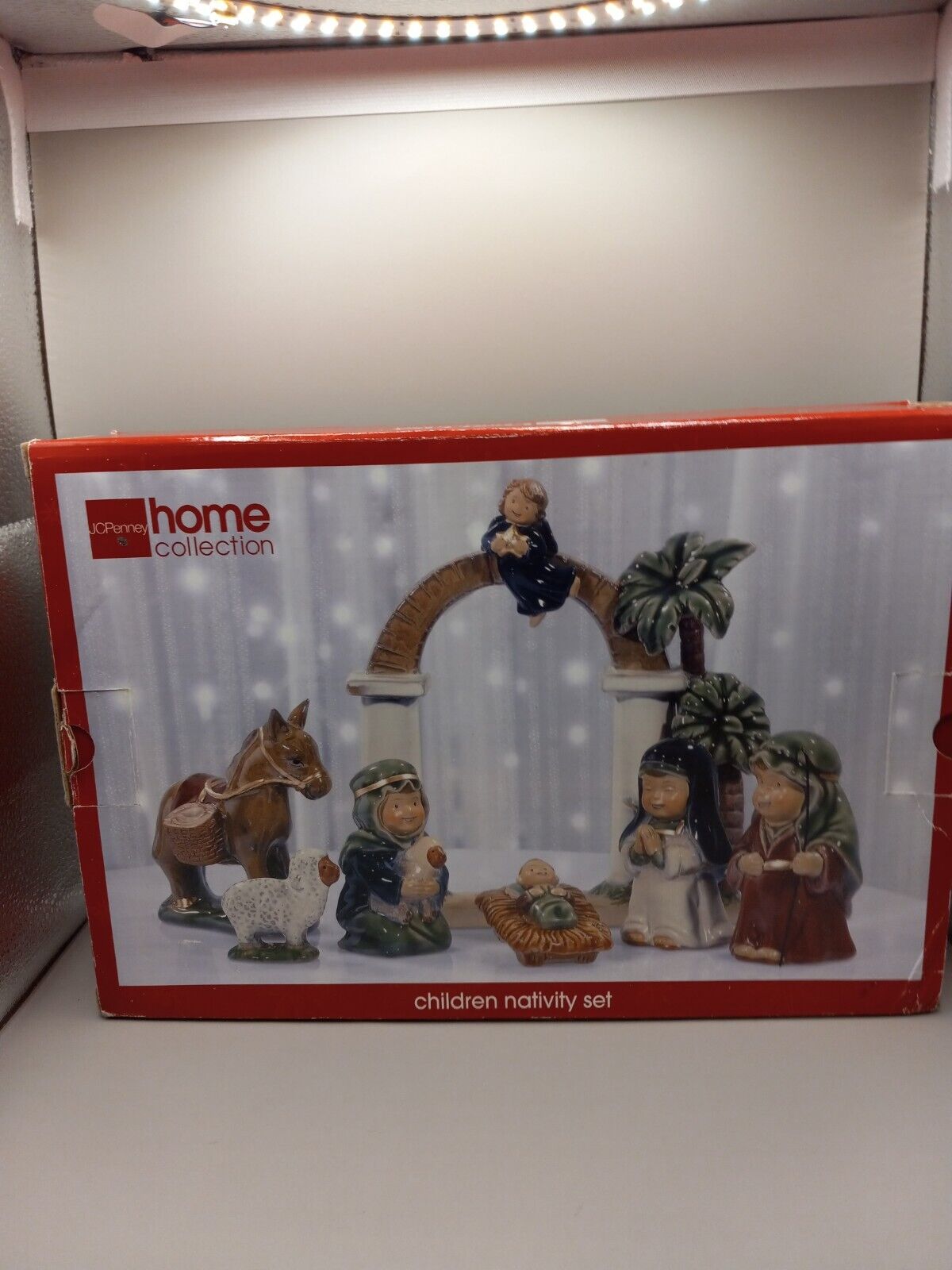 JC Penney Home Collection 8pc Porcelain Children Nativity Set w/Original Box
