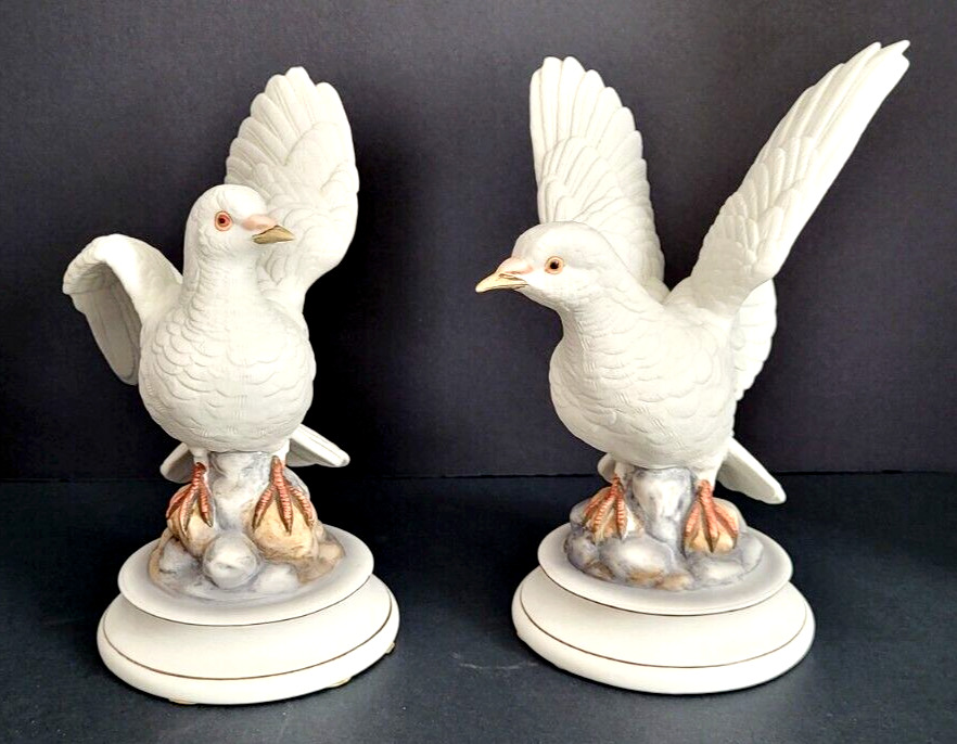Andrea by Sadek Pair of White Porcelain Dove Figurines Hand Painted Vintage 1960