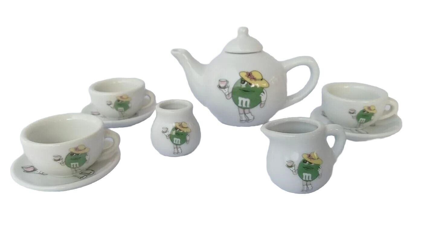 Green M&M miniature ceramic 10 piece children's tea set 💚🤍