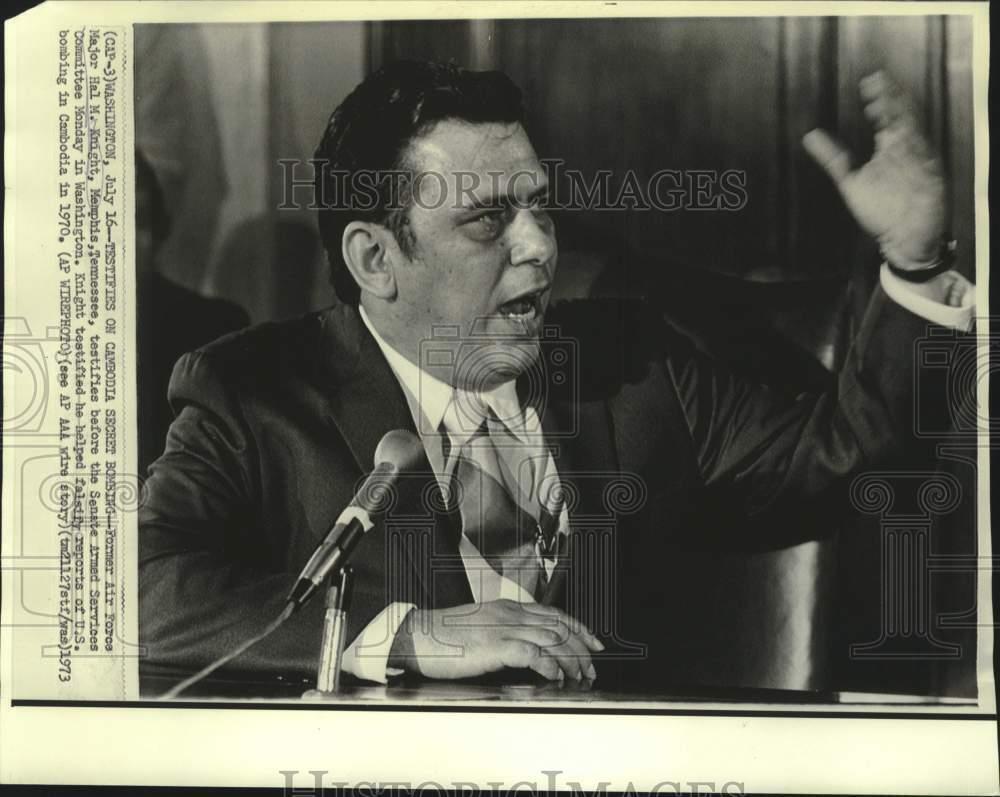 1973 Press Photo Former Major Hal Knight testifies in Cambodia secret bombing