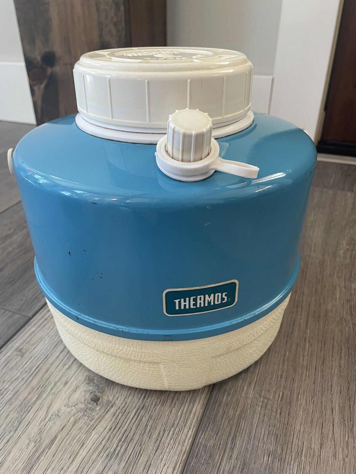 Vintage Thermos Insulated 1 Gallon Jug Teal Blue & White Picnic Camp Collectible