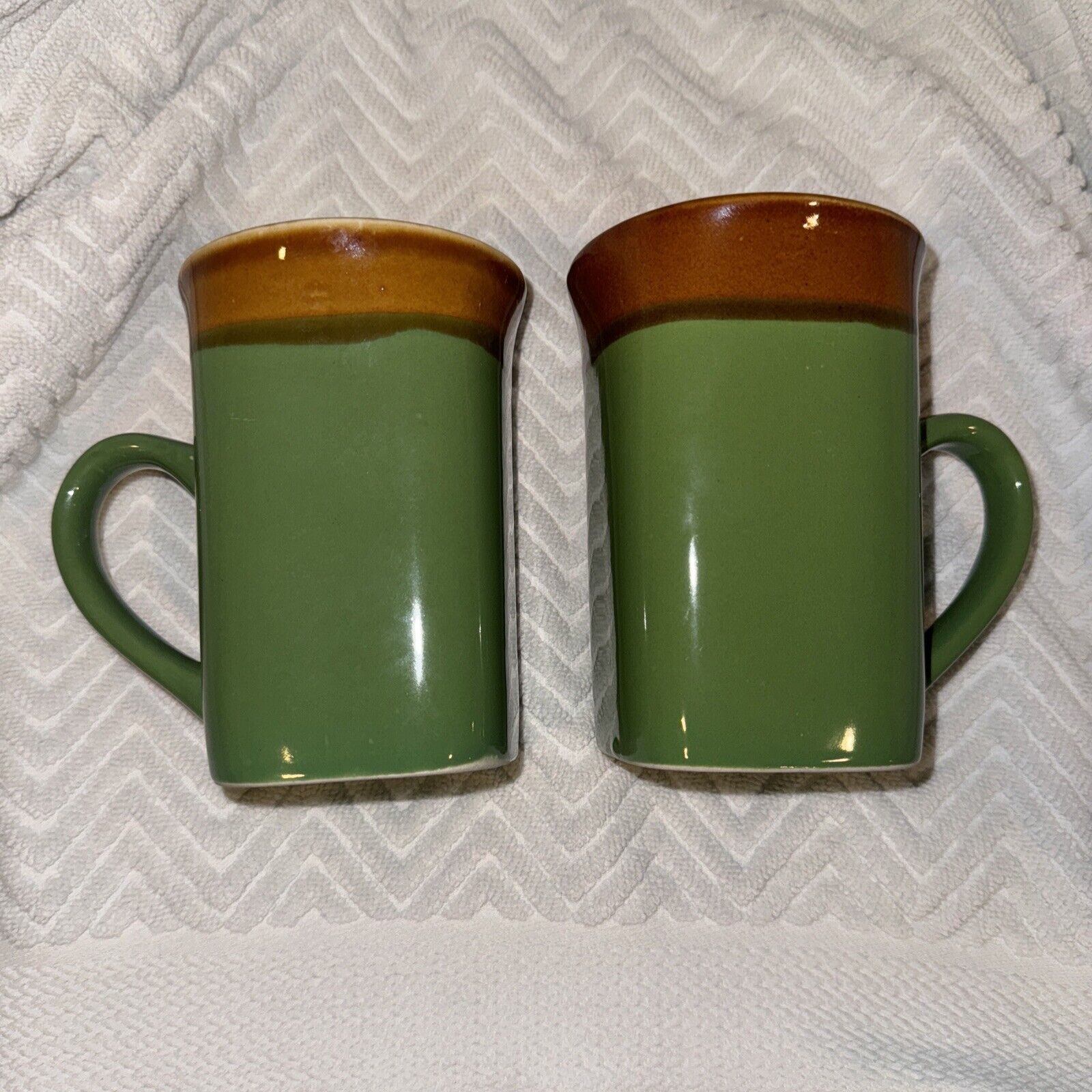 Royal Norfolk 14 oz Green/Brown Stoneware Mugs Set of 2