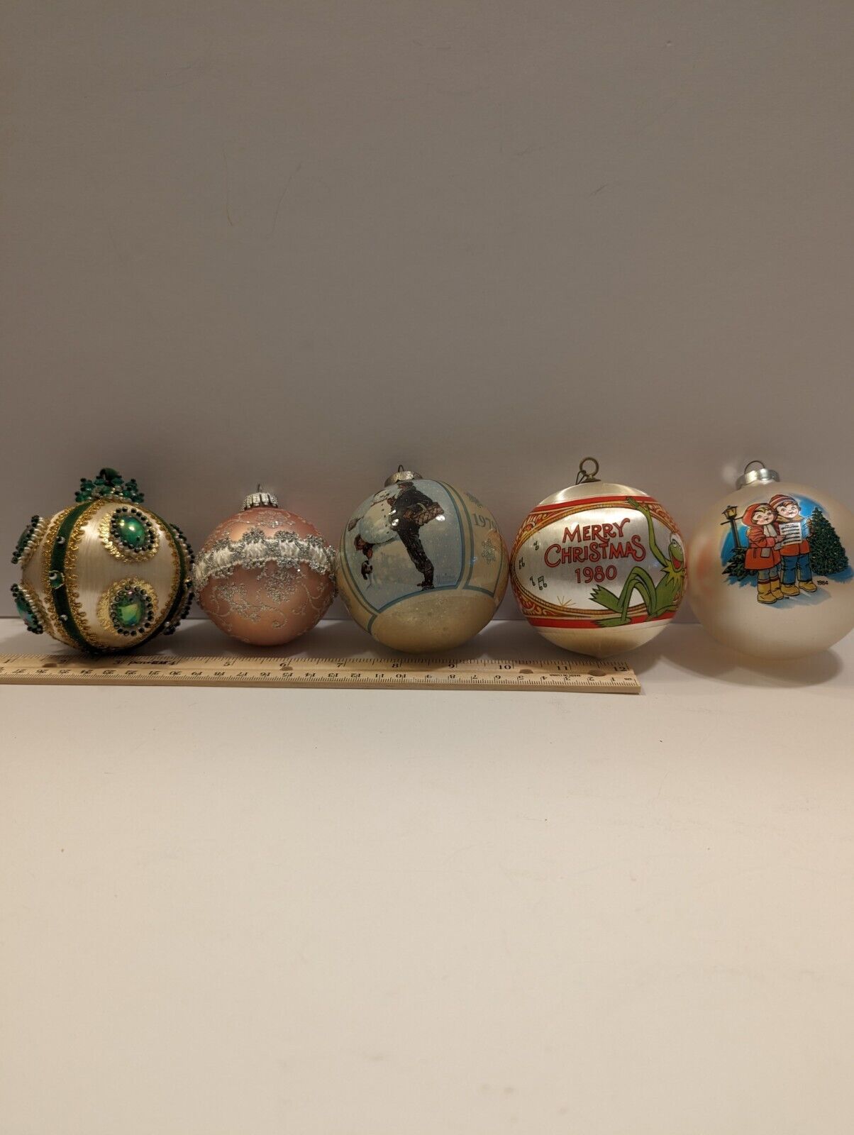 VTG Lot Of 5 Mixed 1979 & 1980's Christmas Ornaments