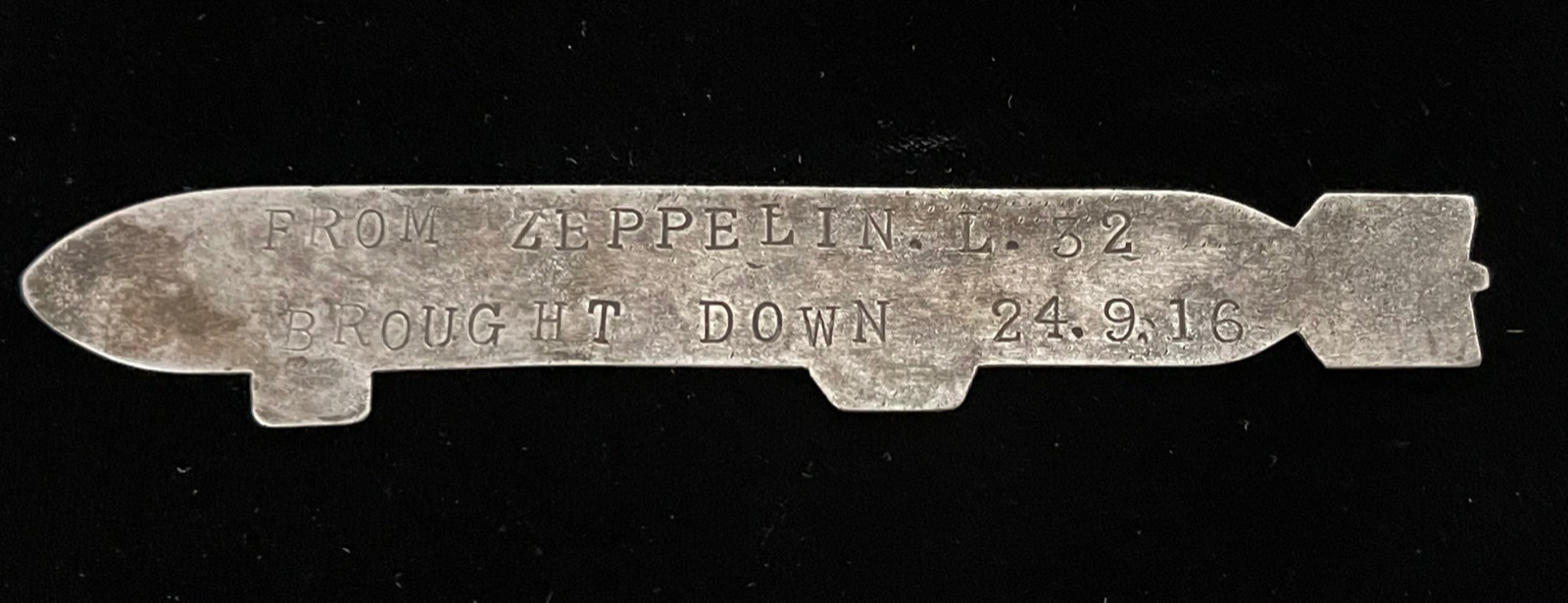L.32 ZEPPELIN DOWNED OVER DURALUMIN 1916 DATED STAMPED TRENCH ART AIRSHIP DESIGN
