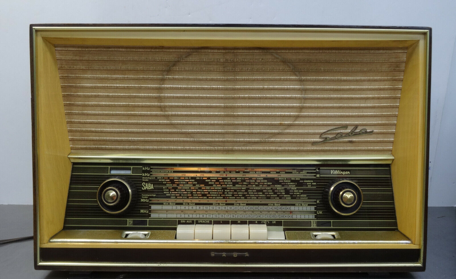 SABA Villingen 100 Tube Radio Walnut Case 1959-60 Vintage Radio