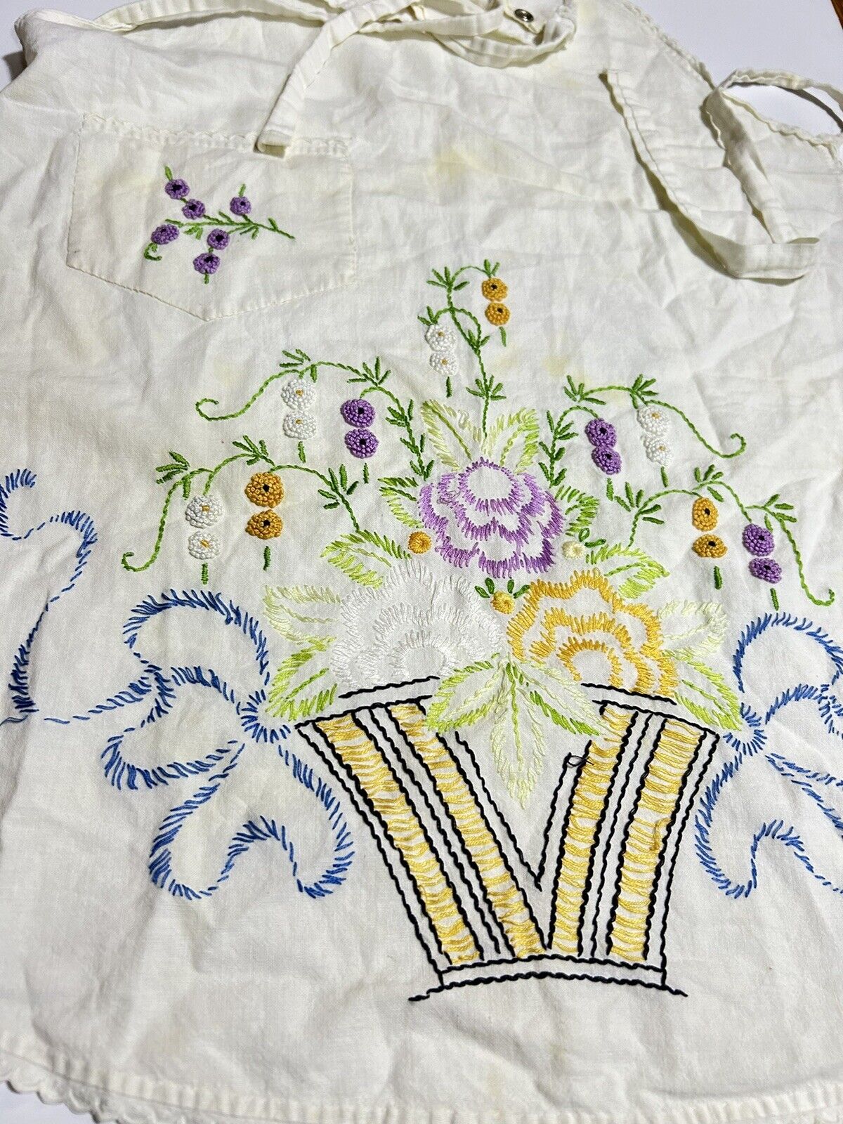 Vintage Hostess Full Bib Apron Cream Blue Purple Embroidery flowers