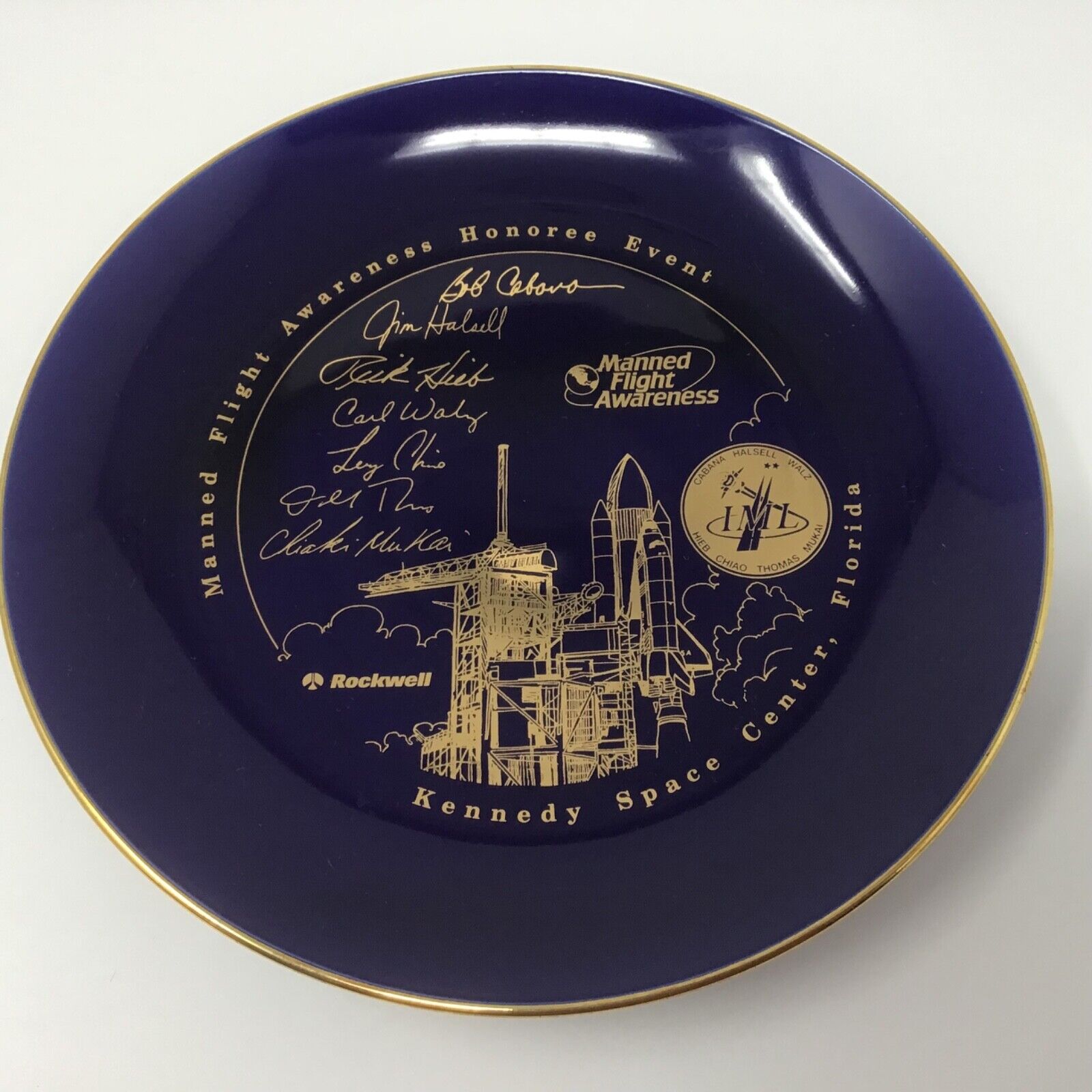 vintage NASA flight Awareness conmemorative plate IML 1992
