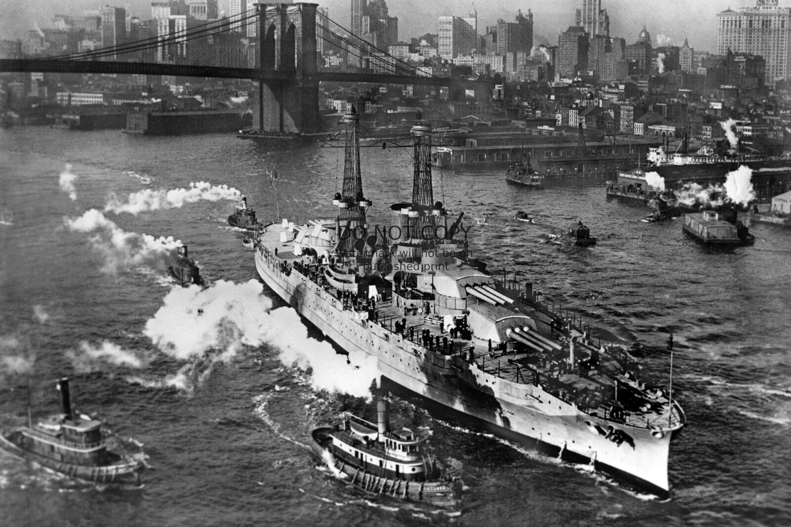 USS ARIZONA NAVY WW2 BATTLESHIP PASSING THROUGH NEW YORK CITY 4X6 PHOTO POSTCARD