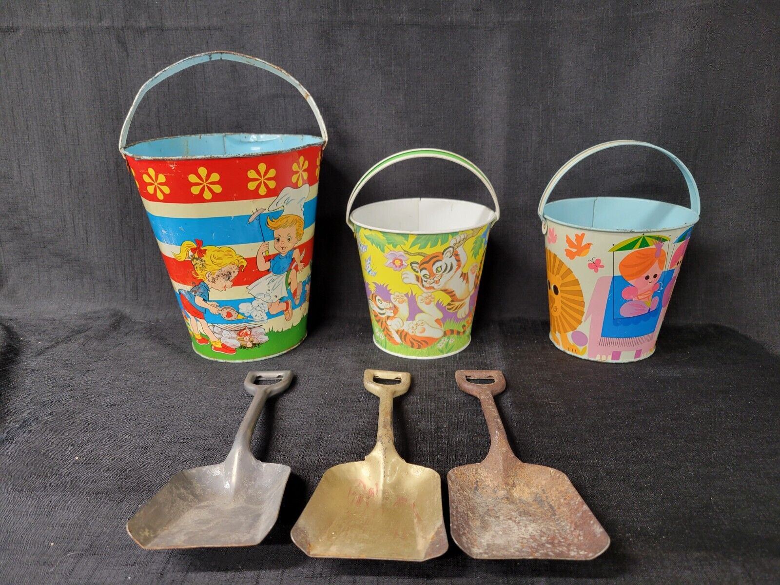 Vintage Ohio Art Tin Sand Pail Bucket Set With Shovels