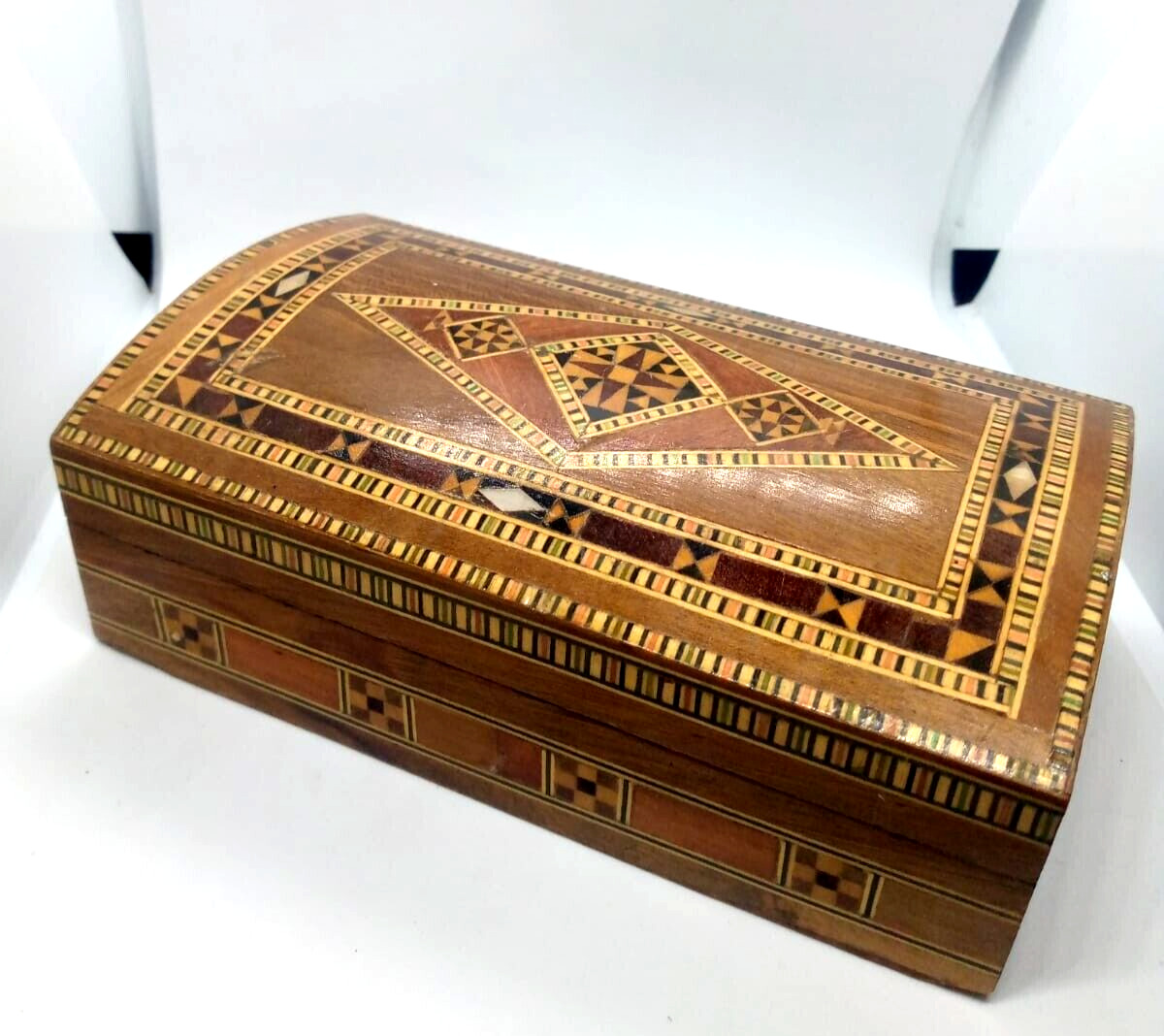 Retro gorgeous Inlaid Mosaic Wooden Box With Mother Of Pearl Accents