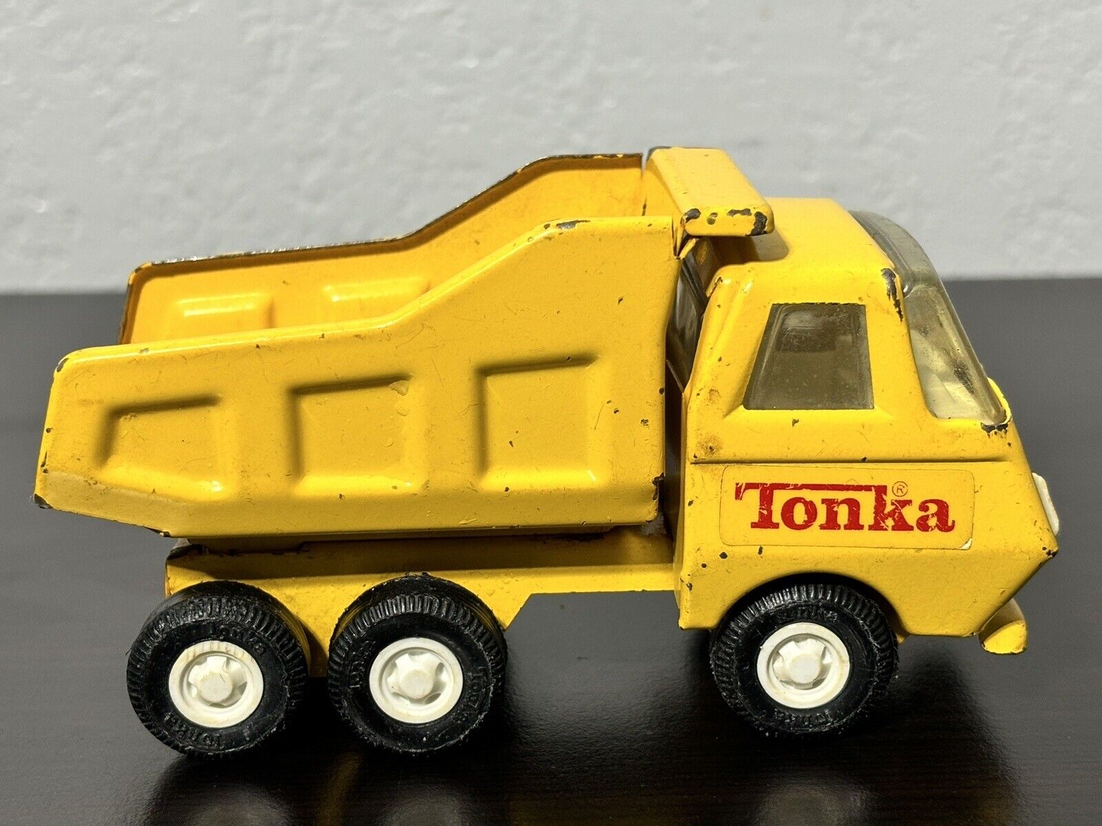 Vintage 1970\'s Tonka Dump Truck Yellow Small Version 55010 Pressed