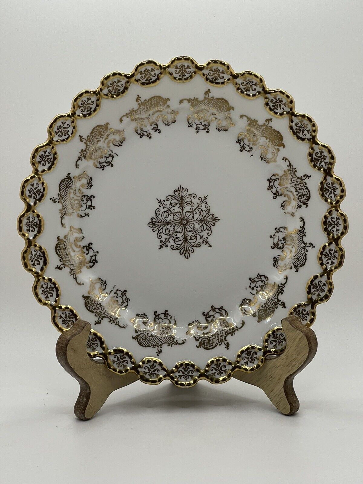 Rare O. & E. G. Royal Austria Gold Decorated Porcelain 8 3/4\