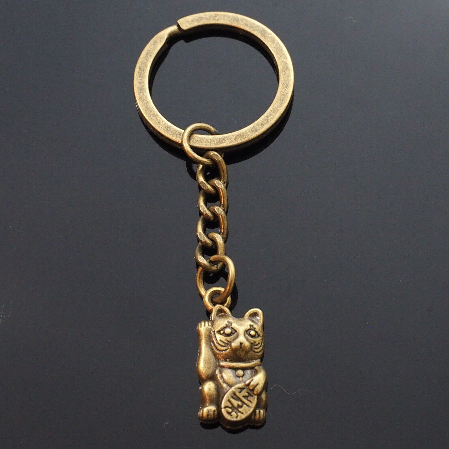 Lucky Cat Good Luck Japanese Chinese Bronze Maneki-neko Keychain Gift Key Chain