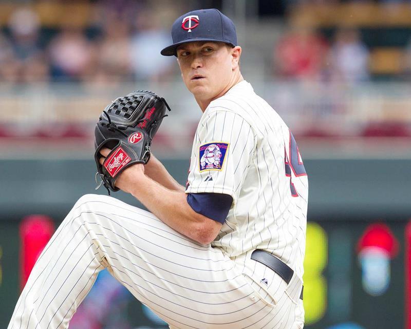 KYLE GIBSON Minnesota Twins 8X10 PHOTO PICTURE 22050701628